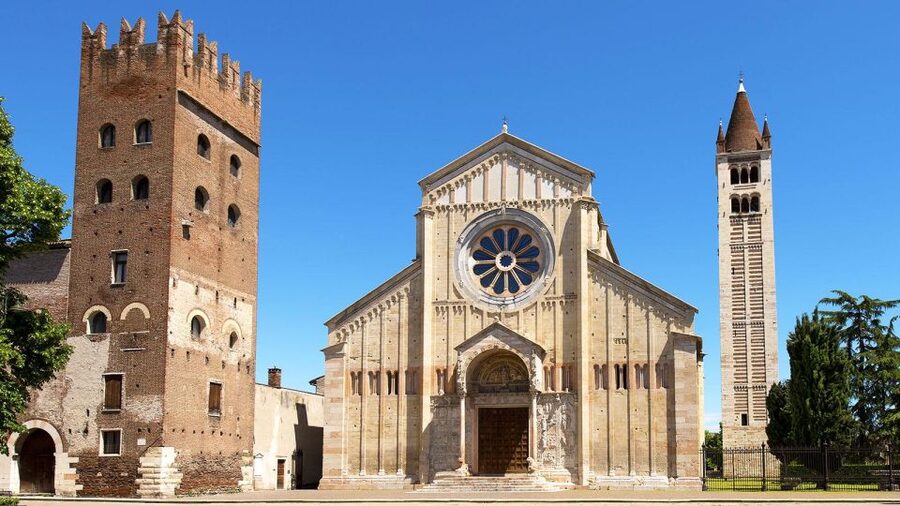 Verona Audioguide - TravelMate app for your smartphone - Old Town and Oltre Adige: use audio to structure a walk