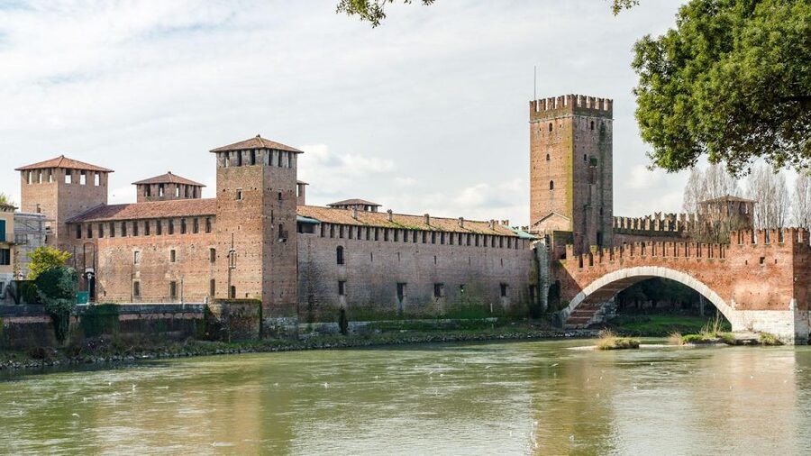 Verona Audioguide - TravelMate app for your smartphone - Price and value: $9 for 1,365 days of Verona audio