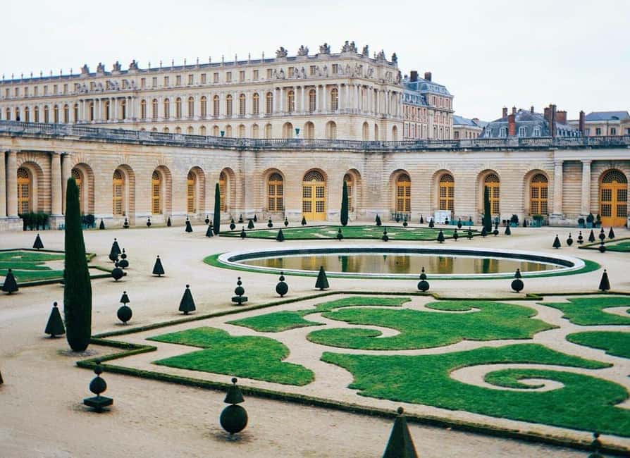 Versailles: Palace Tour With Private Transfers & Audio Guide - Why a Private Car to Versailles Makes the Day Easier