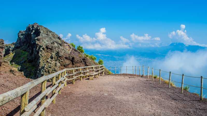 Vesuvius National Park Skip-The-Line Ticket and Audio Guide - The Start at the Park Gate: A Self-Guided Walk With Storytelling