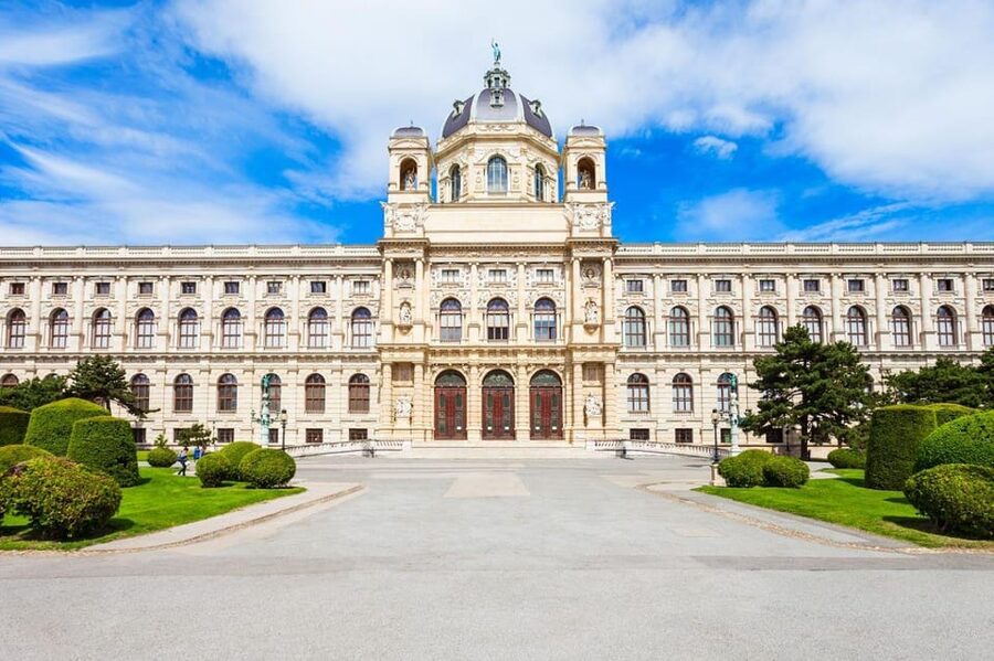 Vienna Audioguide - TravelMate app for your smartphone - Vienna on Your Terms: Autonomy That Feels Like a Real Companion