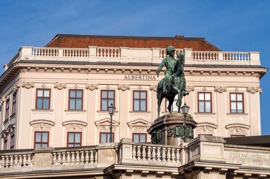 Vienna Audioguide - TravelMate app for your smartphone - Your Vienna Route, One Stop at a Time