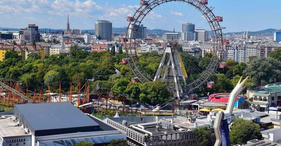 Vienna Audioguide - TravelMate app for your smartphone - Vienna State Opera, Schönbrunn, and a Breath of Outdoors