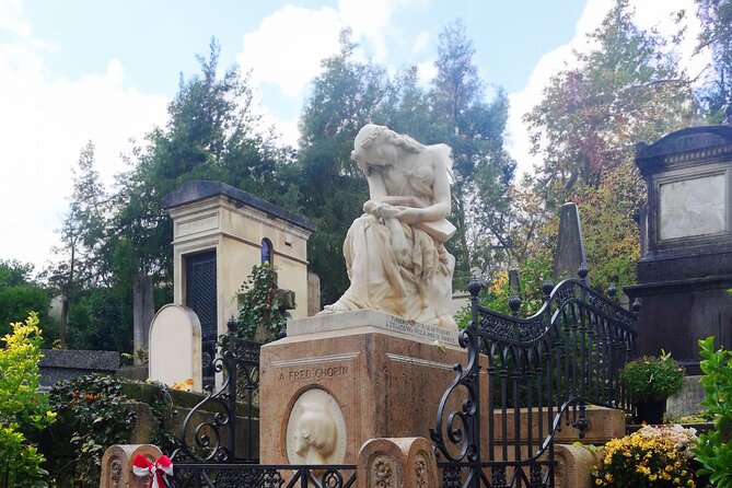 Visit to Père Lachaise Cemetery: a self-guided tour - Meeting on Bd de Ménilmontant: location, timing, and how to plan your 2 hours