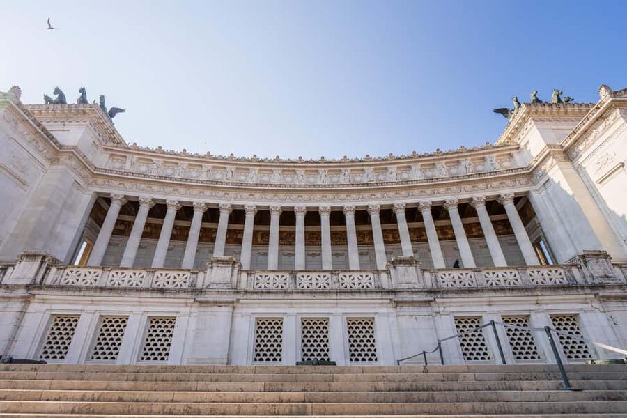 Vittoriano Access & 360° Panoramic Terrace with Audioguide - Upper Portico and the Vittoriano layout: a good self-paced strategy