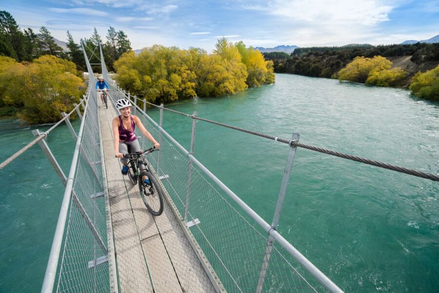 Wanaka: Self-Guided Regular MTB - Lake Hawea to Lake Wanaka - Bikes, helmets, locks: what you get and what you still must bring