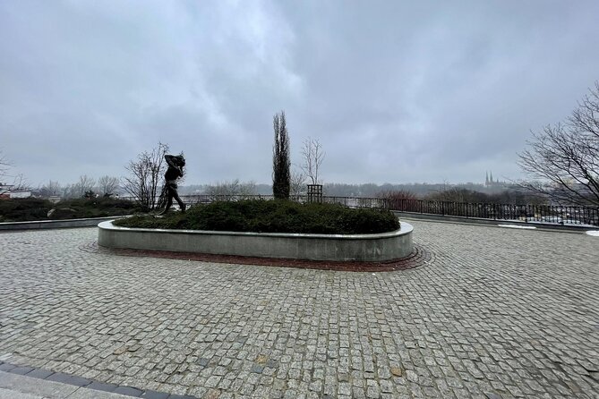Warsaw's Old Town A Self-Guided Audio Tour - Mały Powstaniec: the Little Insurgent tribute you can’t ignore