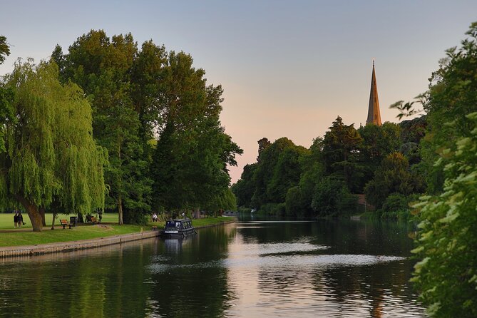 Warwickshire & Stratford-Upon-Avon Self-Guided Audio Tours - Photo-friendly route moments for Instagram