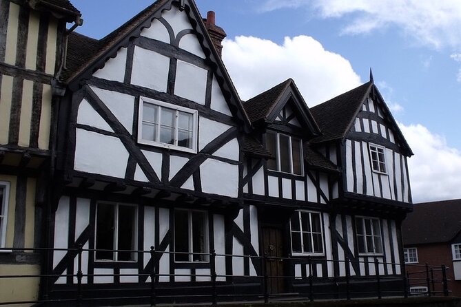 Warwickshire & Stratford-Upon-Avon Self-Guided Audio Tours - Price and value: what $20.44 buys you