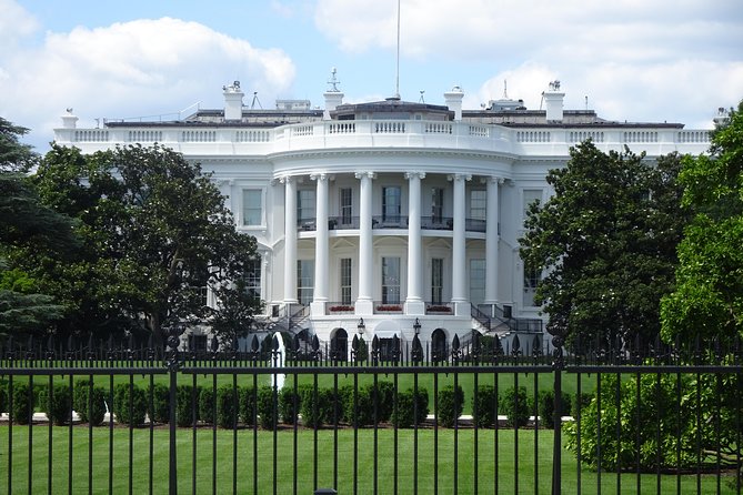 Washington DC Monuments self-guided walking tour & scavenger hunt - The White House area and Constitution Hall: views plus questions