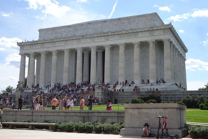 Washington DC Monuments self-guided walking tour & scavenger hunt - Price and value for a group up to six