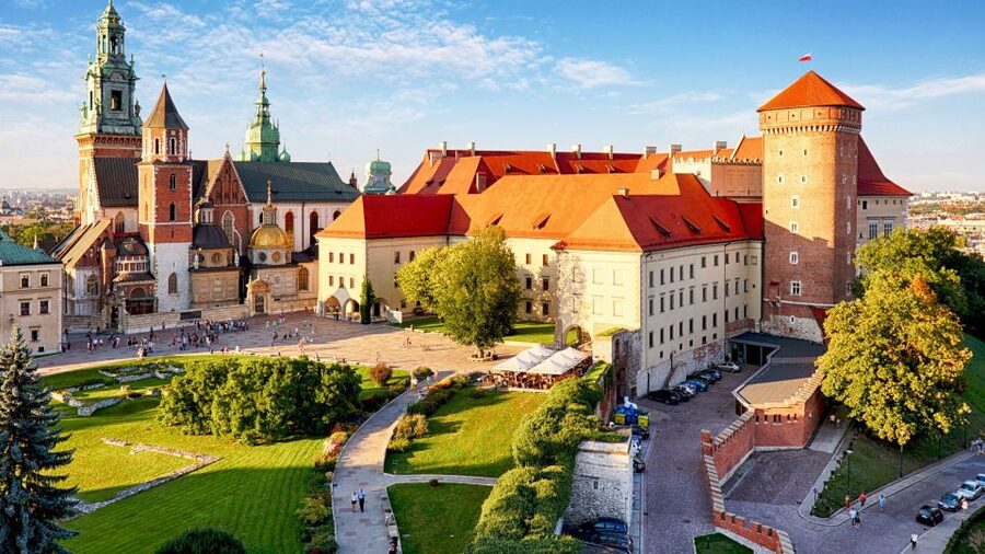 Wawel Hill Tour with Audio Guide - Walking Up via Herbowa Gate: How the Route Sets the Story