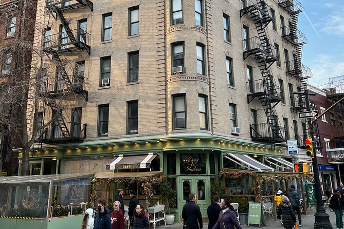 West Village's Flappers, Freaks & Punks: A Self-Guided Audio Tour - Cobble Court: a place you walk past, then realize matters