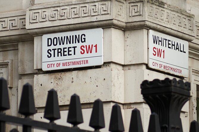 Westminster Famous Sites Self-Guided Audio Walking Tour - Stop 6: Winston Churchill Statue—leadership in the darkest hour