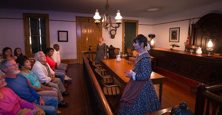 Whaley House Museum Self-Guided Tour - What you’ll actually see inside: 19th-century bedrooms and interiors