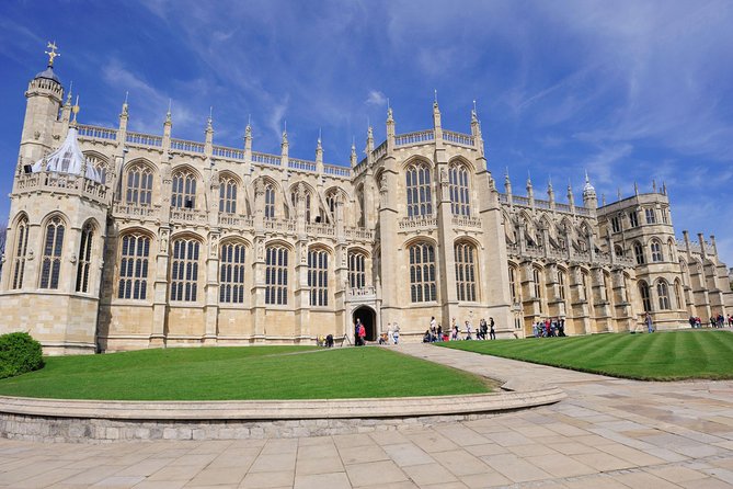 Windsor Castle Tour from London with Transportation & Audio Guide - Inside the Highlights: State Apartments, Chapel, and Queen Mary’s Dolls’ House