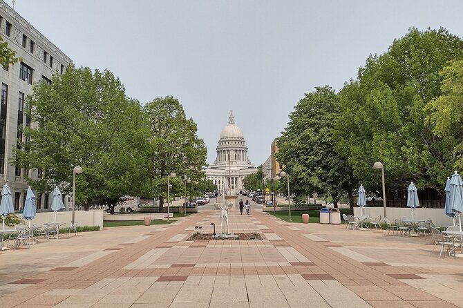 Wisconsin's Madtown: A Madison Self-Guided Walking Tour - Using the VoiceMap App Like a Pro (Offline Audio, Pauses, and Headphones)