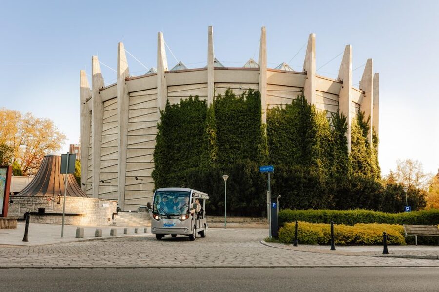 Wroclaw: E-Car Tour and Audio Guide - Why this E-Car tour is a smart way to start Wrocław