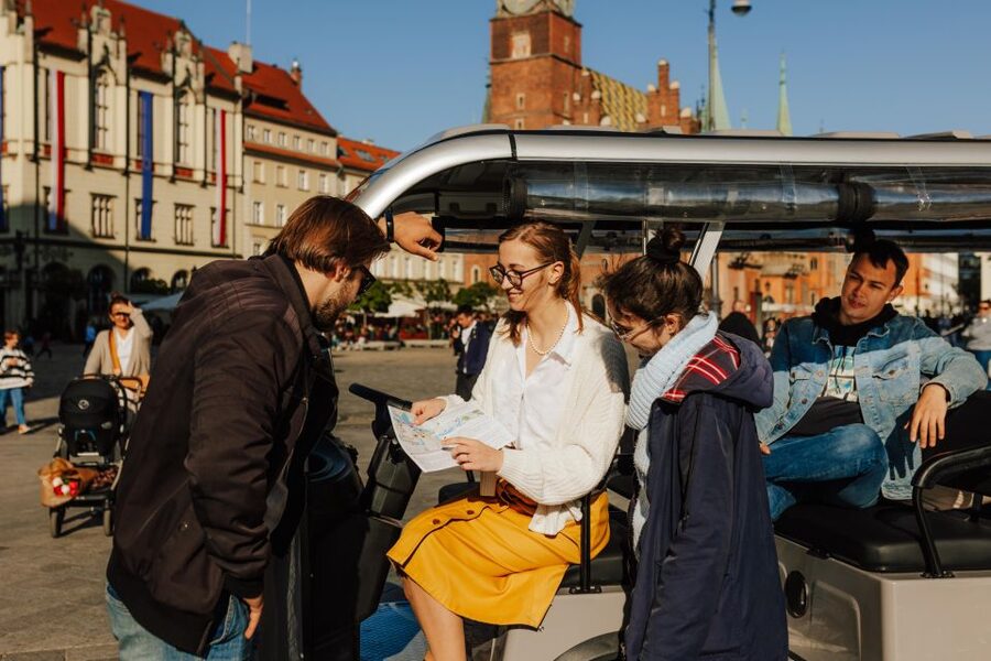 Wroclaw: E-Car Tour and Audio Guide - The guided story behind Wrocław’s center