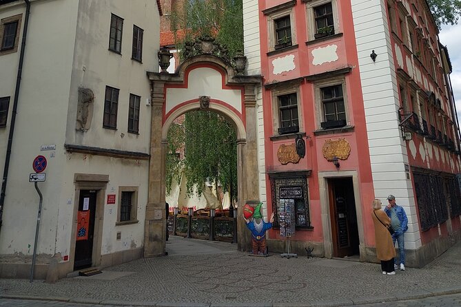 Wrocław’s Old Town: A Self-Guided History Tour - Bridges to Lovers’ Bridge: Why Wrocław Feels Like a Linked City