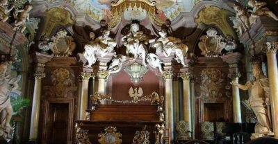 Wrocław University: Tour with Audio Guide & Admission - Where to meet at plac Uniwersytecki 11 (and find your group fast)