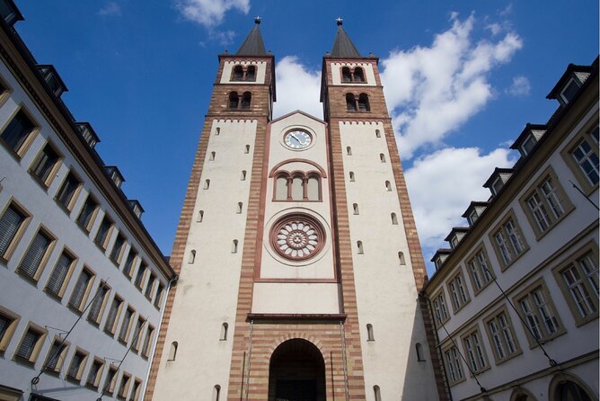 Würzburg Scavenger Hunt and Sights Self-Guided Tour - Entering the route: from Old Crane Marktbreit to the river views
