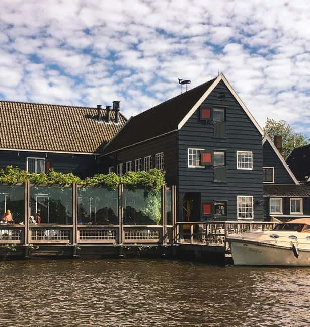 Zaanse Schans: Windmill Audio Guide with Dutch Lunch - Walking the Zaanse Schans Living Museum: Mills, Houses, Workshops