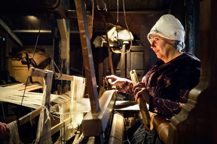 Zaanse Schans: Windmill & Museum Entry Ticket w/ Audio Guide - Digital audio guide in English or Dutch: how to use it without wasting time