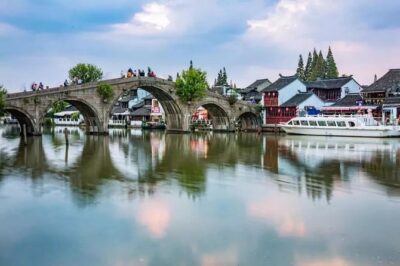 Zhujiajiao Water Town Self-Guided Tour with Private Transfer from Shanghai - Your Driver’s Actual Job (And What It Means for You)